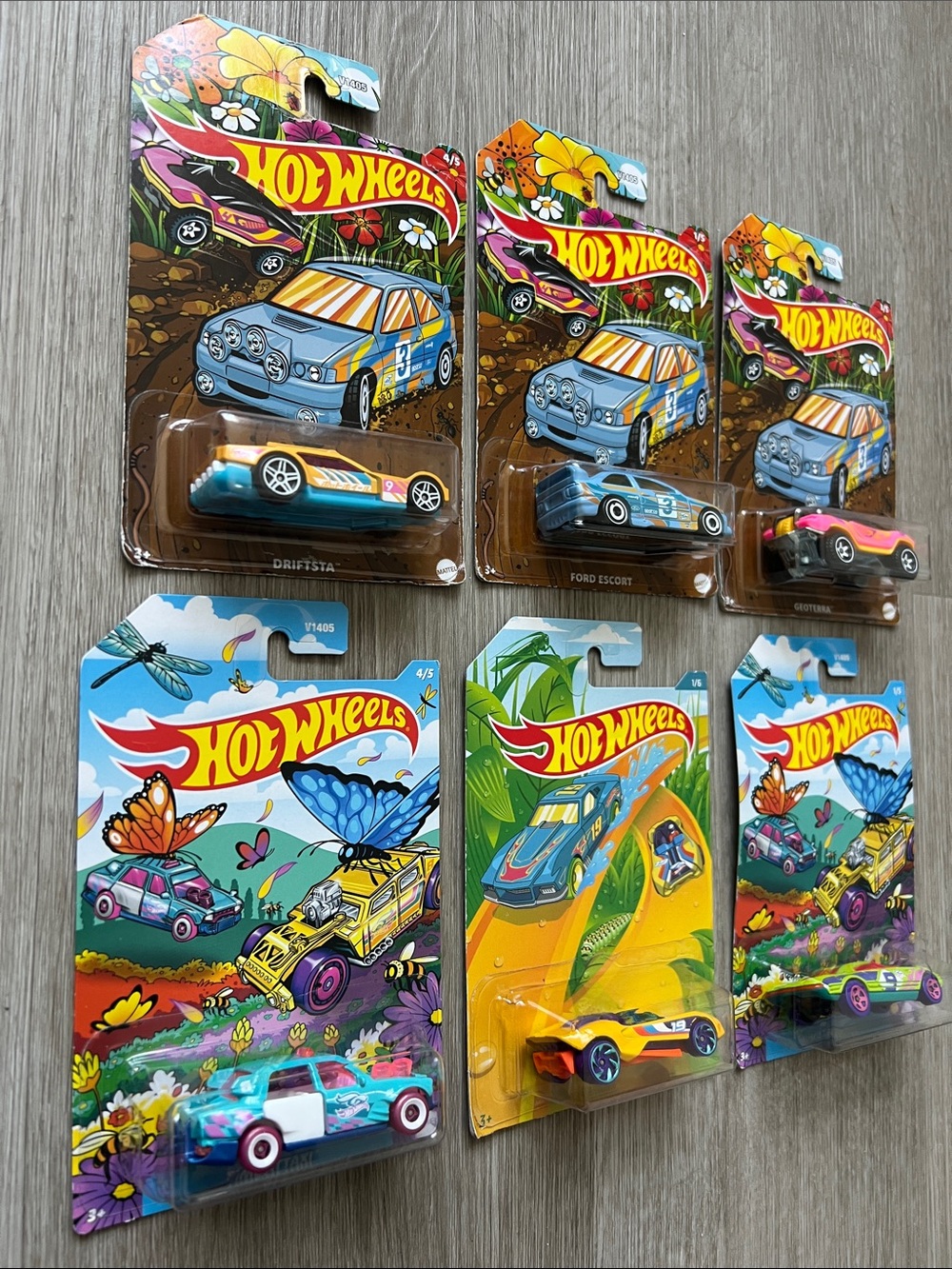 Assorted Hot Wheels - Picture 9 of 10